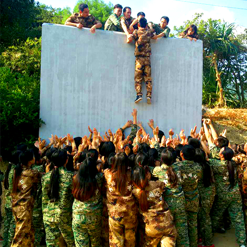 毕加军事拓展活动——军功章你我各一半